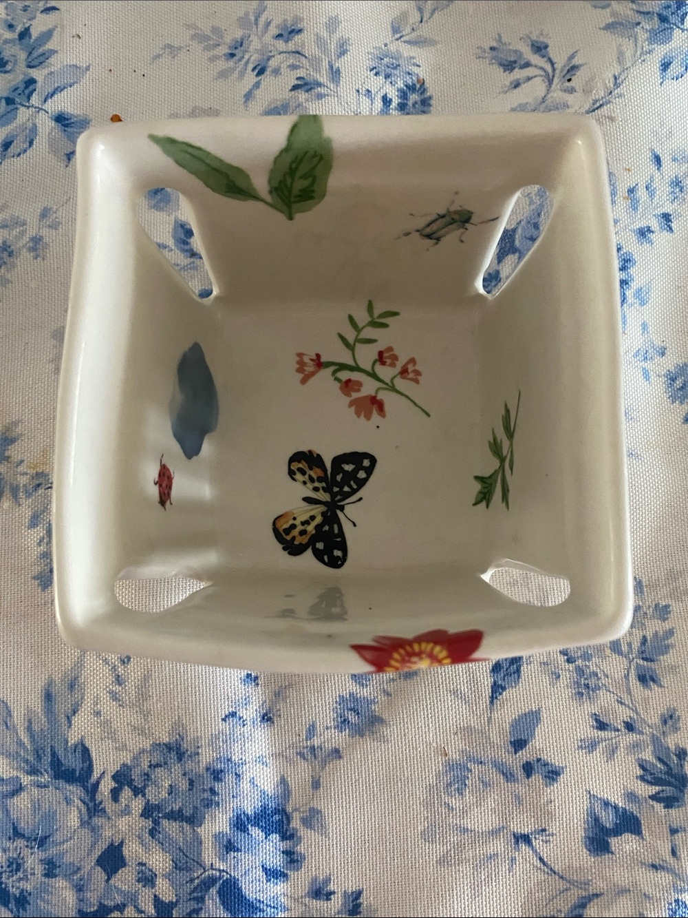 Anthropologie White Ceramic Floral & Butterfly Catchall berry tray holder
